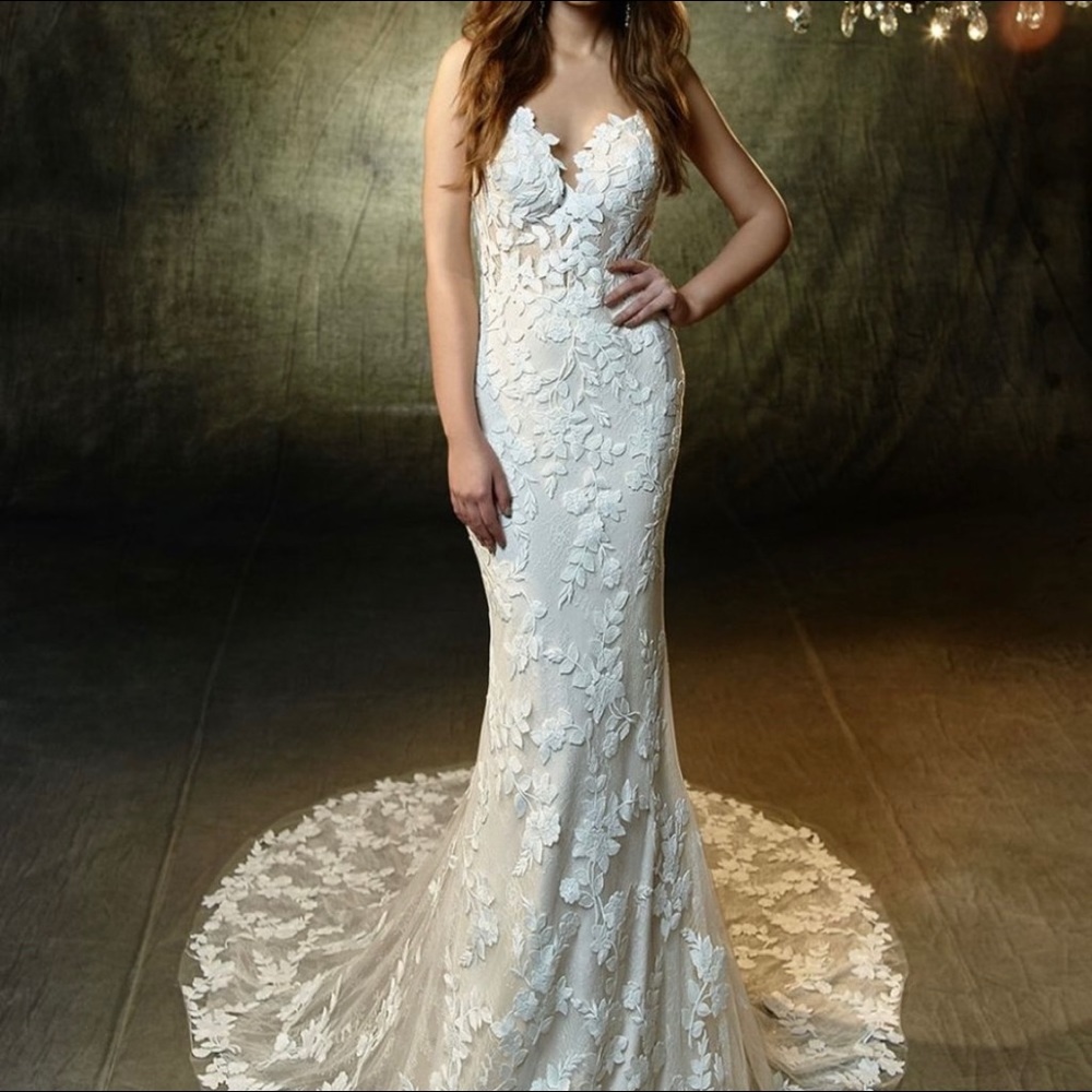 Wedding Dress: Blue by Enzoani, Lesley Size 10